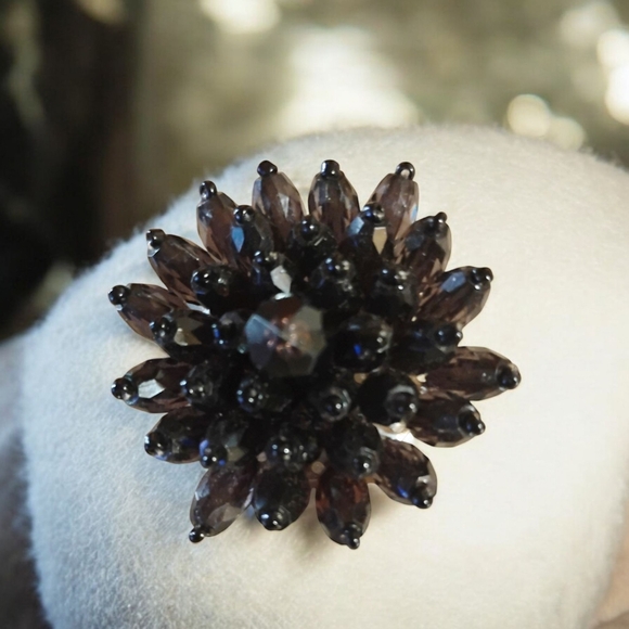 Vintage Faceted Black Glass Flower Pin Brooch - Picture 2 of 4